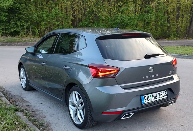 Seat Ibiza cena 53200 przebieg: 120836, rok produkcji 2017 z Tychy małe 67